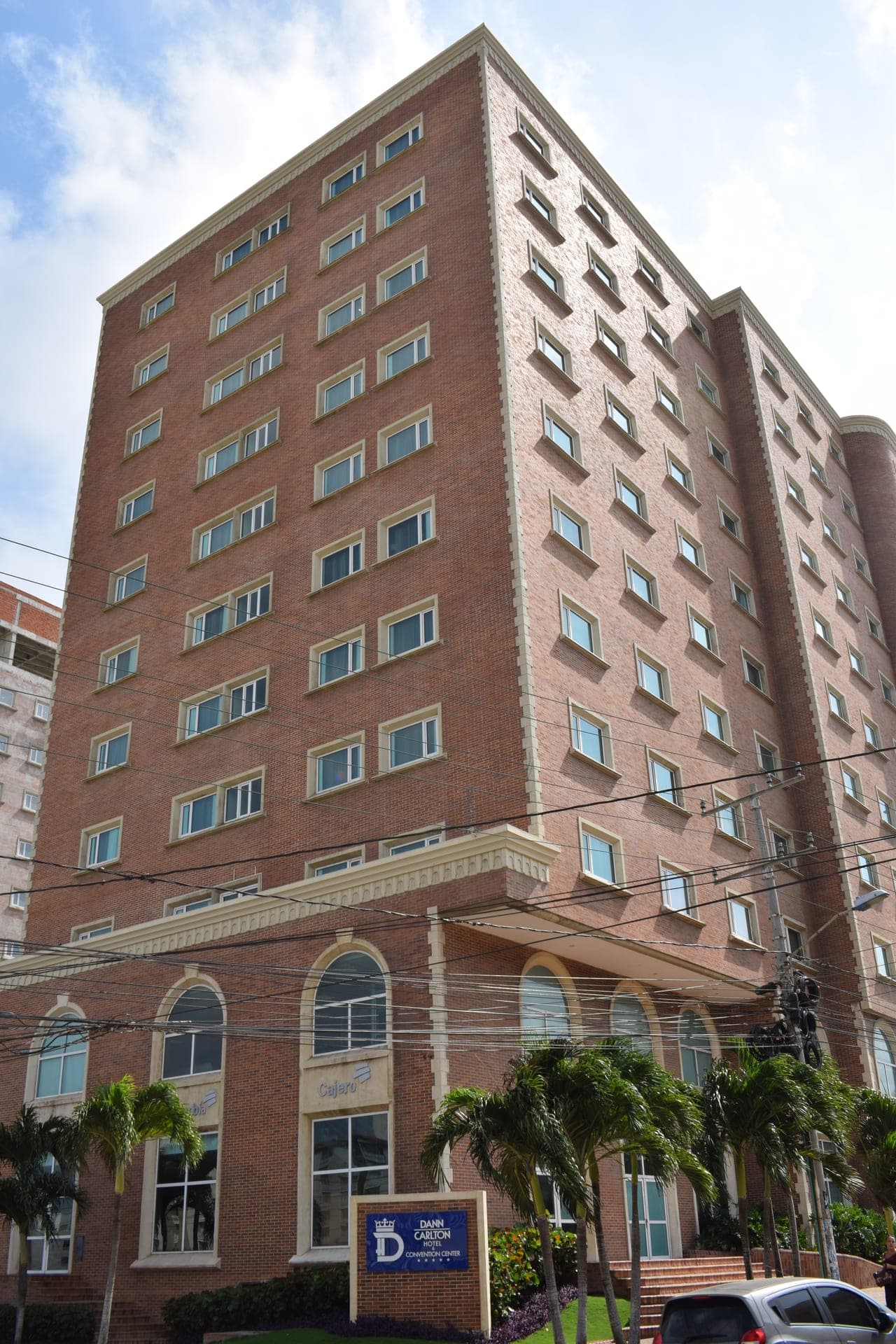 Dann Carlton Hotel