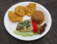 Plato desechable Kangupor con alimentos